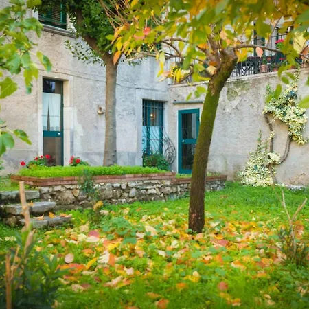 Bed & Breakfast A Casa Di Nonna 3*